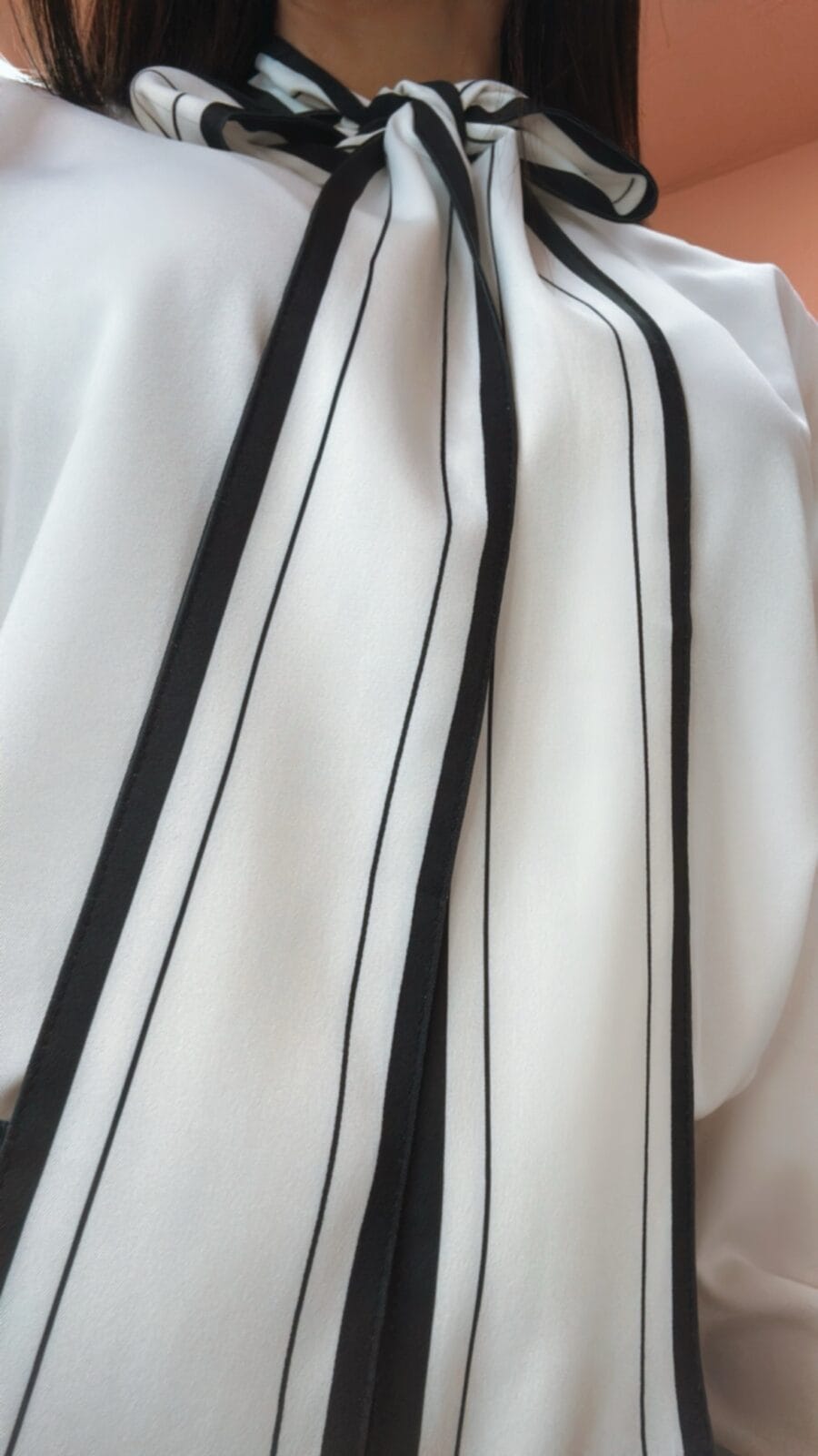 Blusa Lazo Blanca/Negra - Imagen 2