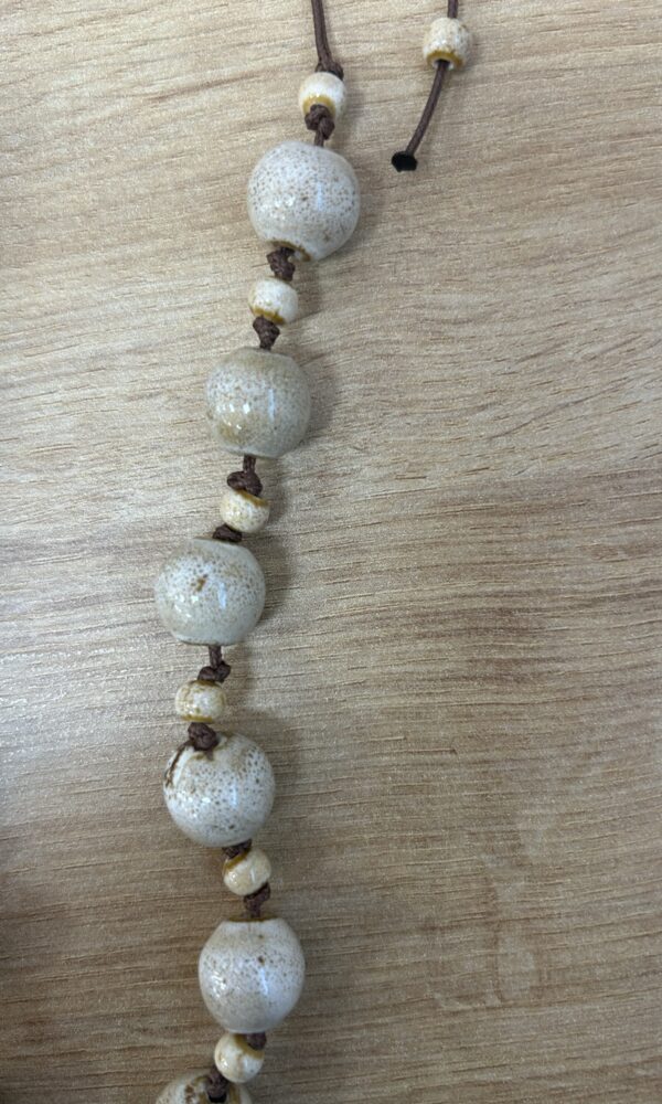 Collar Cuentas Marfil